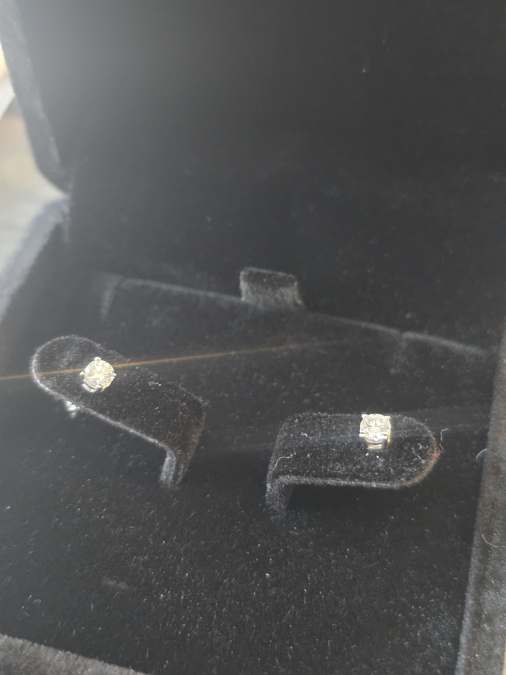 14kt White Gold Diamond Stud Earrings .24 Color G/VS2 INCLUDES IGA APPRAISAL